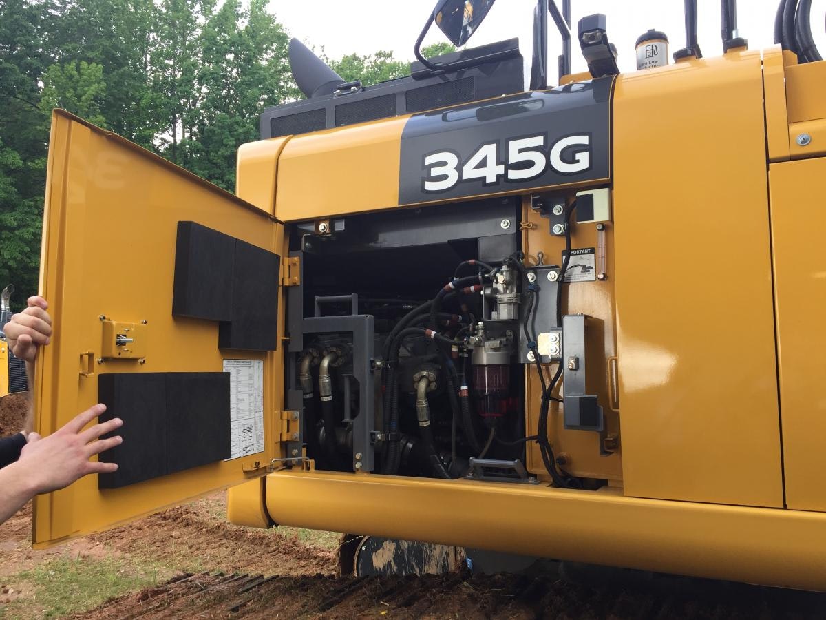 John Deere 345G excavator has three hydraulic pumps